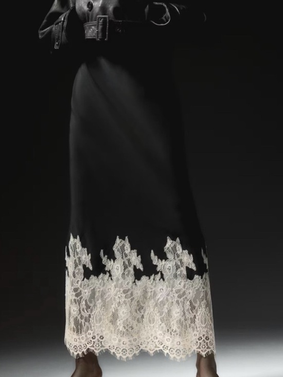 H&M Dresses & Skirts - H&M Black Maxi Skirt with Ivory Lace Hem - Size Large (NWT)